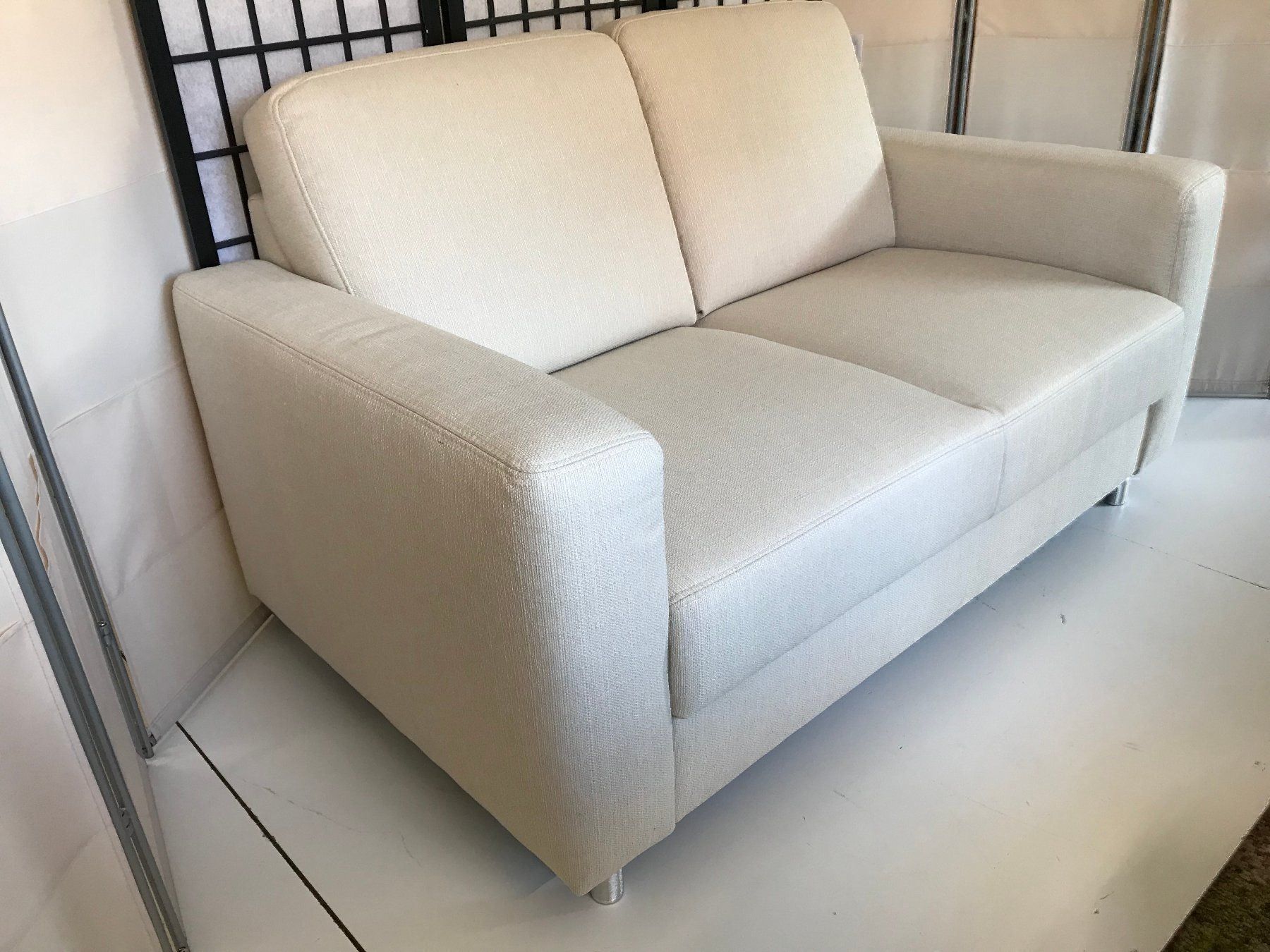 Divani: 2er Sofa LEONE Stoff elfenbein 148 cm – Nuovo (secondo la descrizione) da Unterentfelden venduto da moebelrufli 4