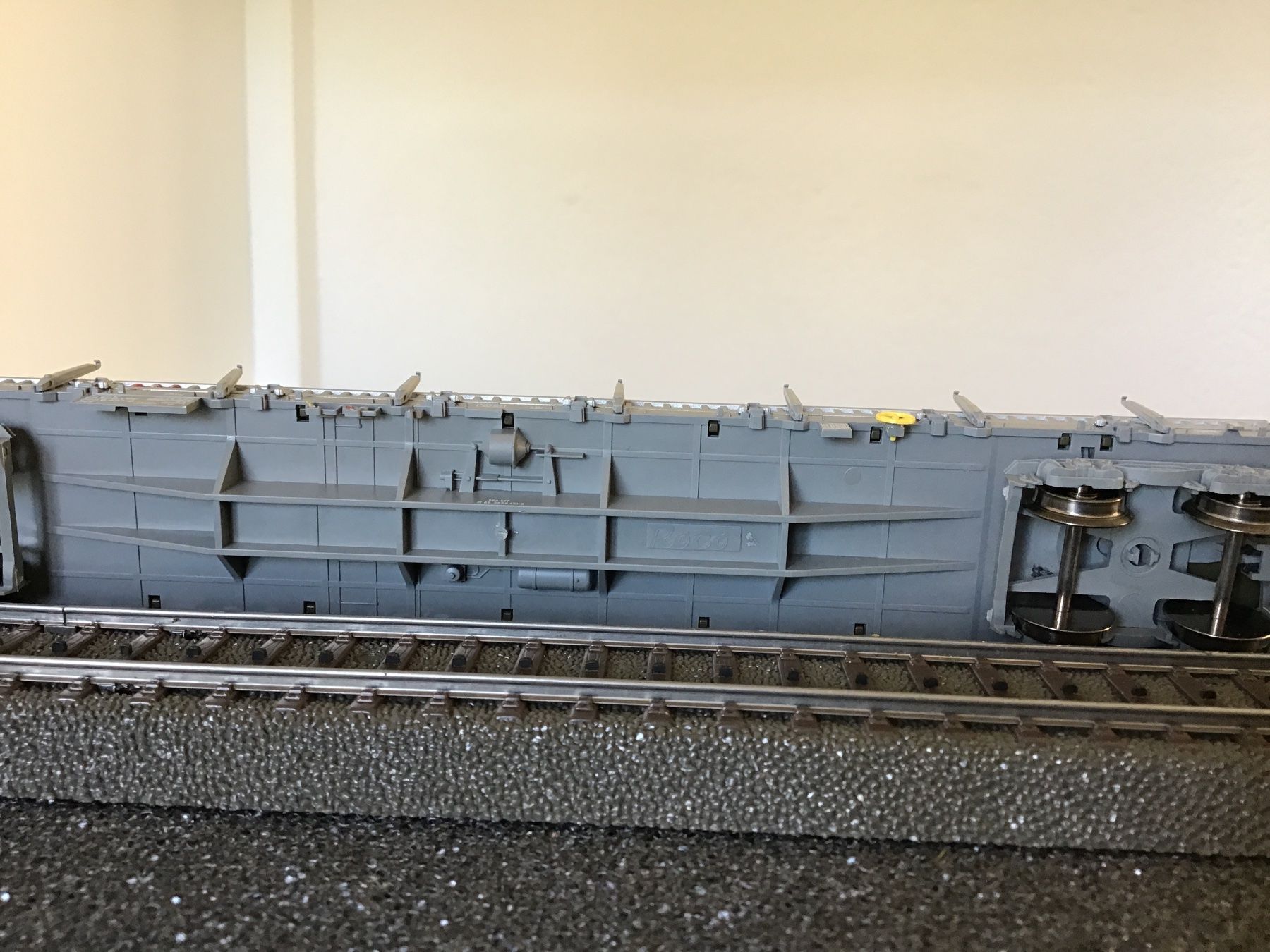 Roco Modellini di ferrovie: ROCO H0 SCHWERLASTGÜTERWAGEN WECHSELSTROM – Usato da Männedorf venduto da Modelle-aller-Art 3