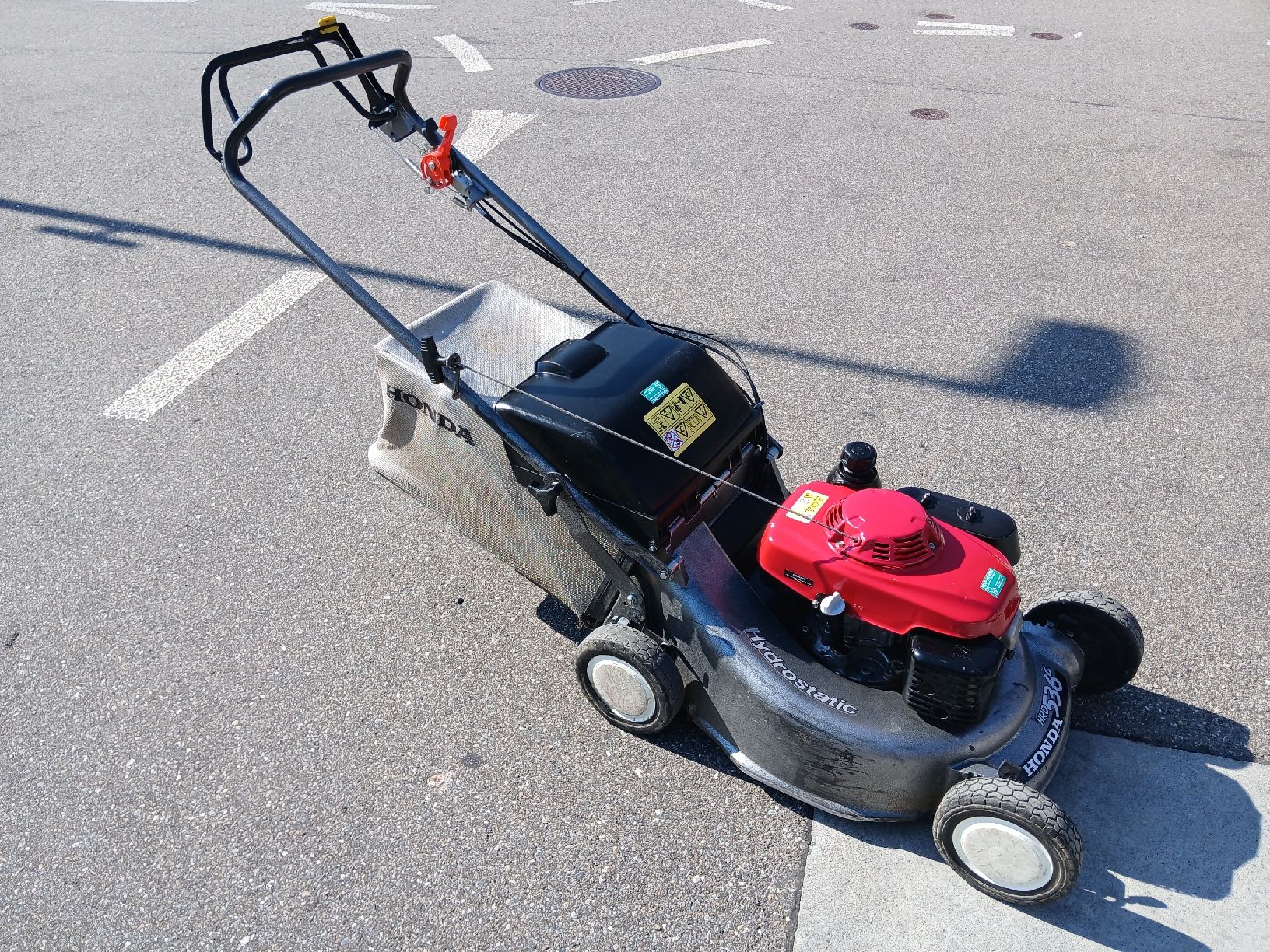 Honda Rasenmäher: Honda HRD 536c Rasenmäher mit Antrieb – Gebraucht aus Spiez von Wolf_AG_Spiez 1