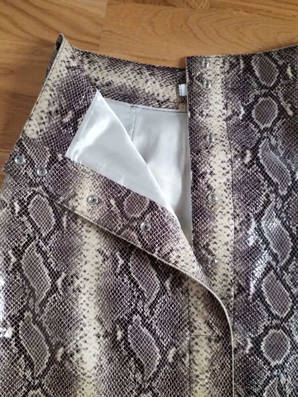 Sandro Gonne: SANDRO leather skirt – Usato da Luzern venduto da _Lobster_ 3