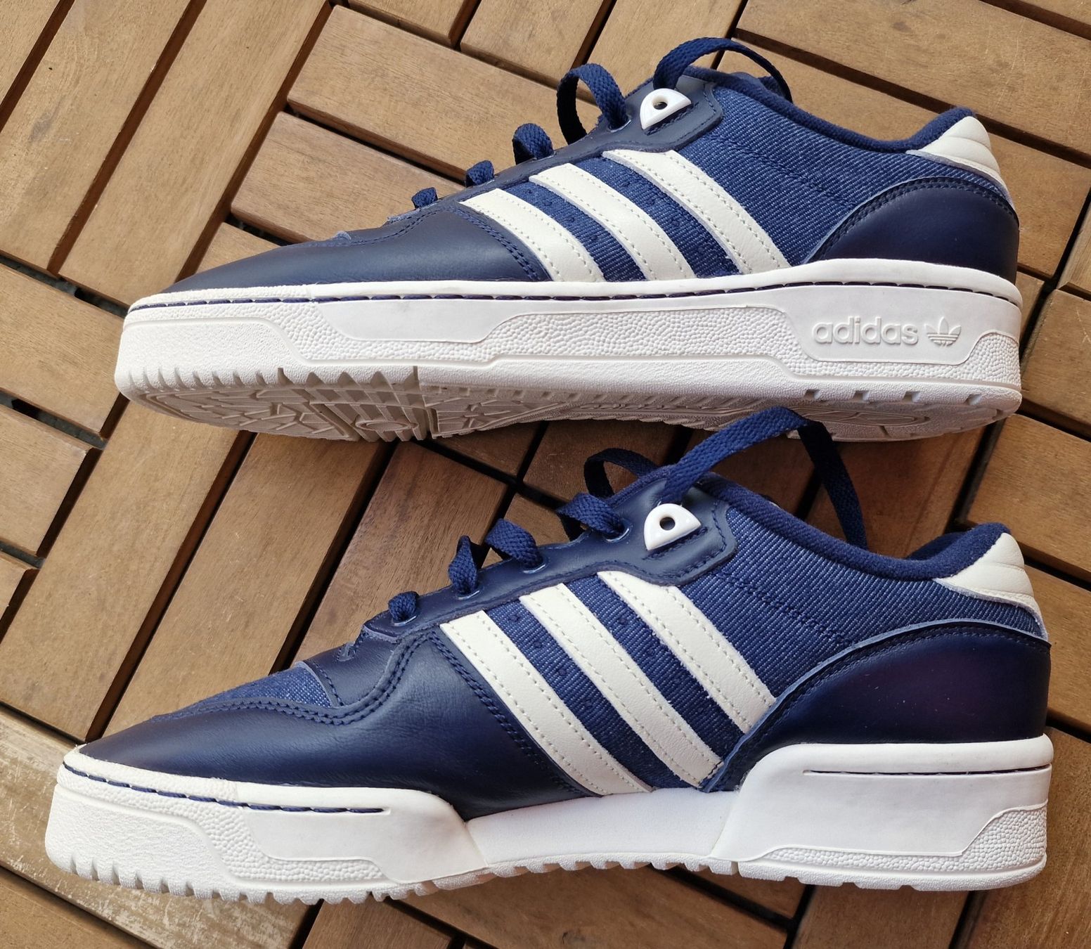 Adidas Herrenschuhe: Adidas Sneaker Größe 42,5 – Neu (gemäss Beschreibung) aus Zürich von Pero6 7