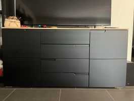 Schwarzes Sideboard mit Holzplatte - Top Zustand!