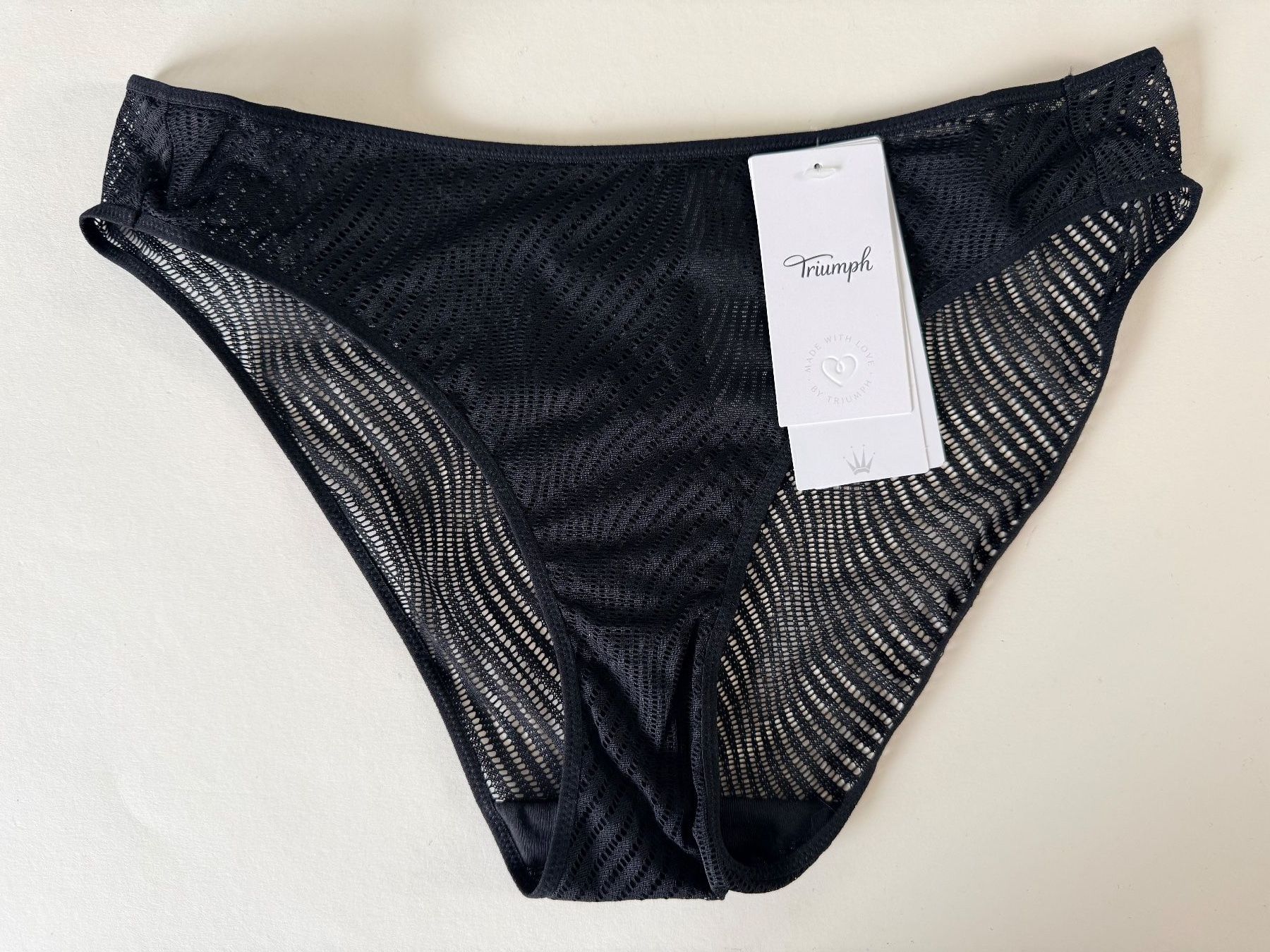 Triumph Sonstige Unterwäsche: TRIUMPH, Tai HARMONY SPOTLIGHT, Grösse 40, Farbe Schwarz – Neu und originalverpackt aus Rudolfstetten von gst_g7xl