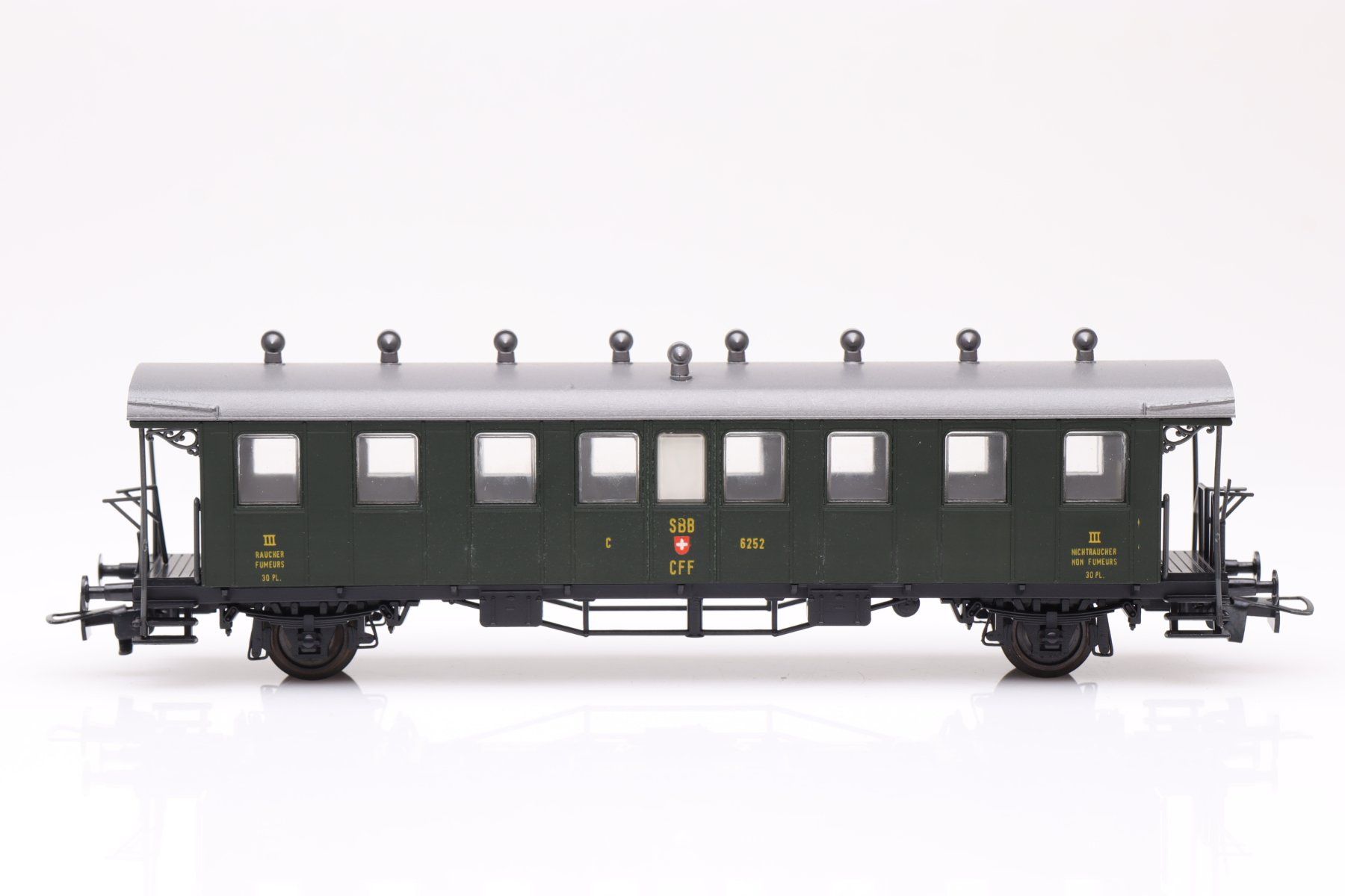 Liliput Modellini di ferrovie: Liliput SBB Oldtimerwagen C6252, H0 – Usato da Ried (Muotathal) venduto da Modellbahn.swiss 2