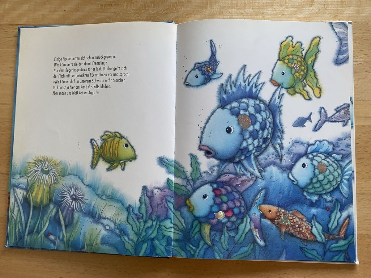 Libri: Regenbogenfisch komm hilf mir! - Marcus Pfister – Usato da Schwarzenburg venduto da Michellu 5