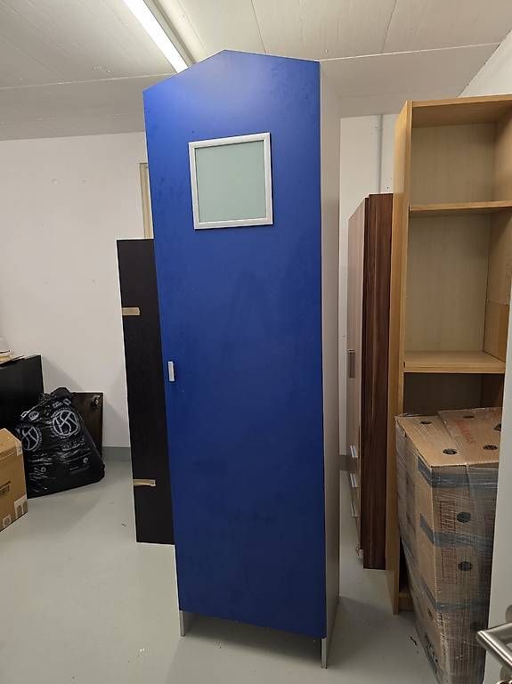 Schränke: Schrank – Gebraucht aus Holziken von Muelifit