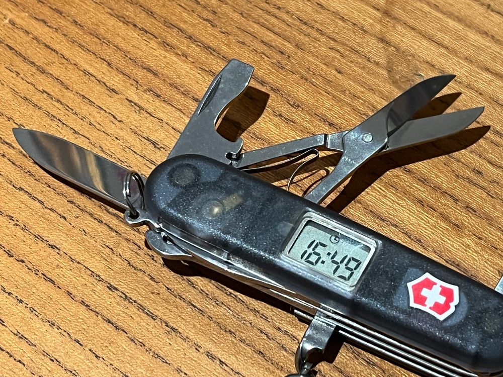 Victorinox voyager hot sale