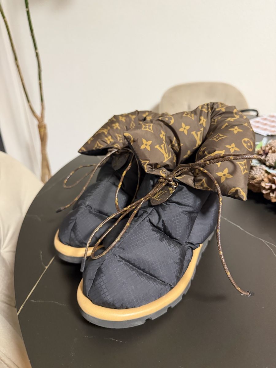 Louis Vuitton Scarpe da donna: Louis Vuitton pillow boots – Nuovo (secondo la descrizione) da Mellingen venduto da eli_7hdx 1