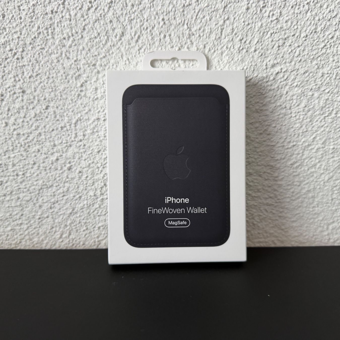 Portafogli: Apple | FineWoven Wallet | Schwarz – Usato da Tägerwilen venduto da Skillet