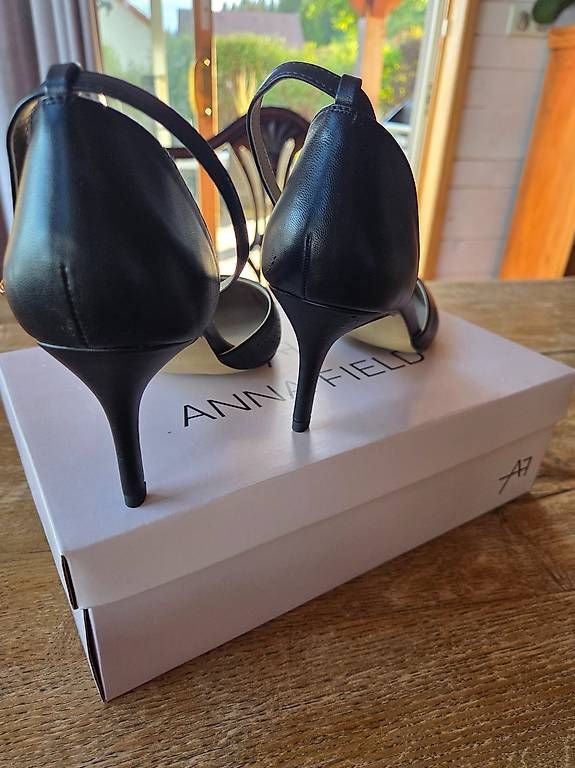 Damenschuhe: Escarpins noirs à brides 40  – Neu und originalverpackt aus Lausanne von Virg.Pe 2