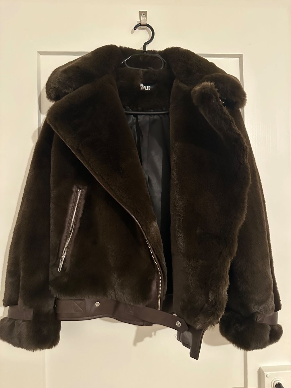 Kooples Jacken: The Kooples Faux Fur Jacket Never Worn – Gebraucht aus Zürich von cmi_dl6b