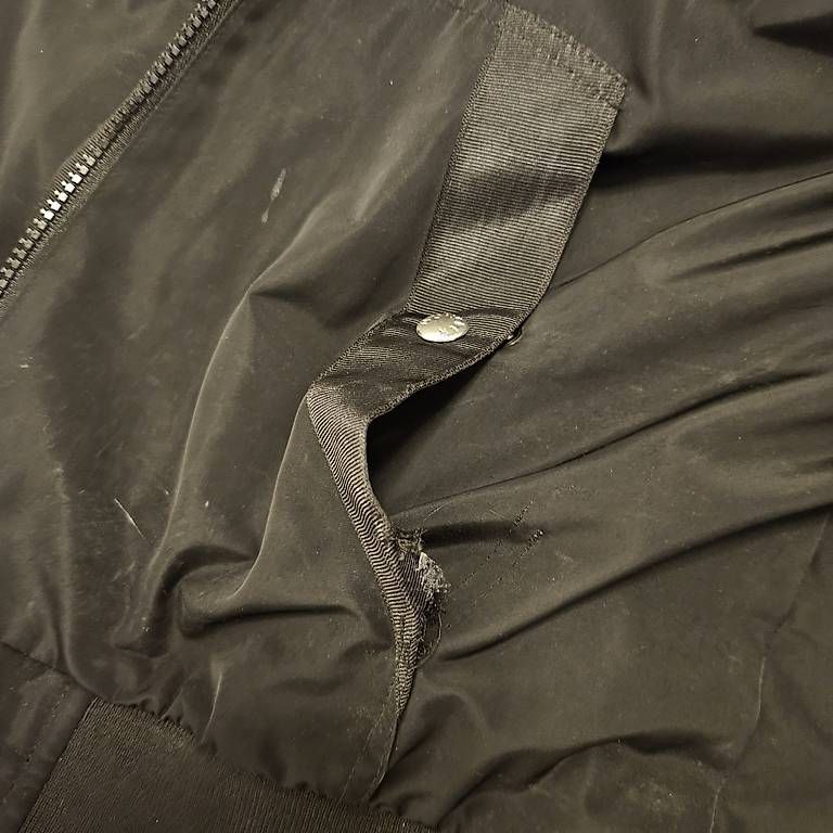 Giacche: Giacca Moncler da riparare – Usato da S. Antonino venduto da Roby2111 2
