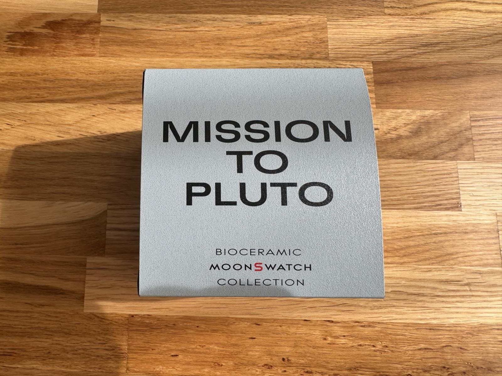 Swatch Montres: Omega Swatch Pluto – Neuf avec emballage d'origine à Zürich par gzeromus