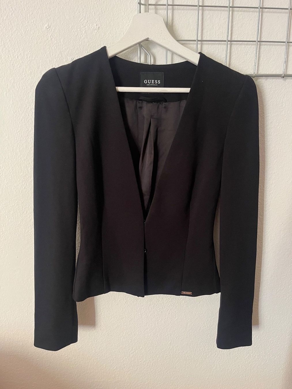 Guess Anzüge & Kostüme: Guess taillierter Blazer – Gebraucht aus Thun von saeru28
