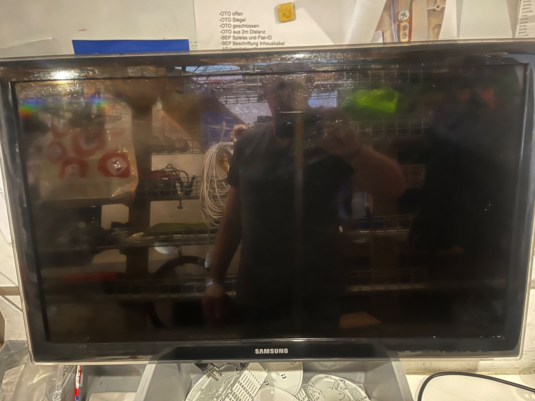 Samsung Televisori: Samsung TV UE32D5720 – Usato da Volketswil venduto da Audio-und-Video-Installationen