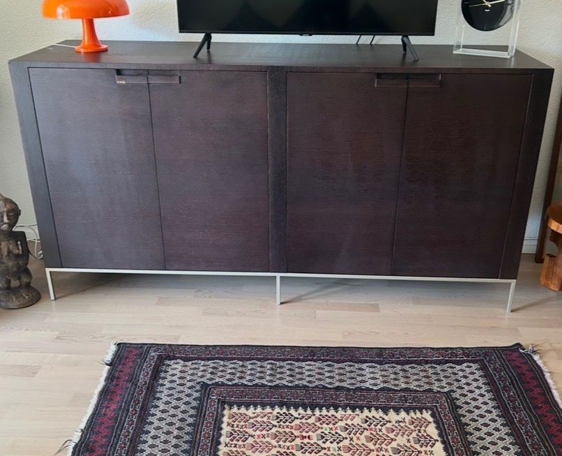 B&B Italia Credenze: Wenge cabinet with metal legs – Usato da Sion venduto da ron_z7y2