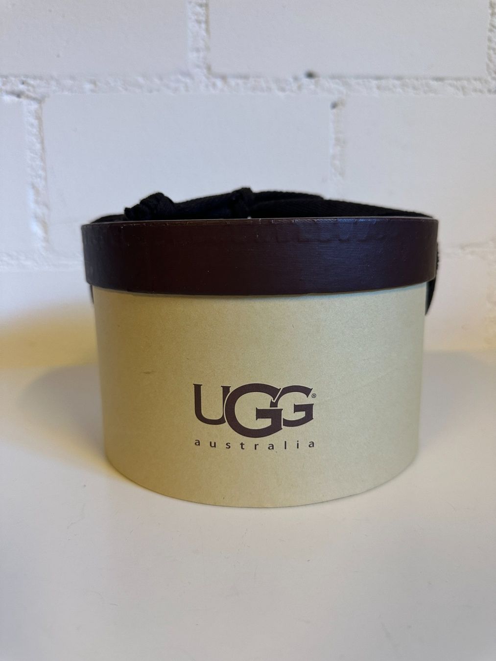 Altro in Decorazioni & Accessori: Kartonschachtel / Verpackungsbox von UGG – Usato da Urdorf venduto da ARJN