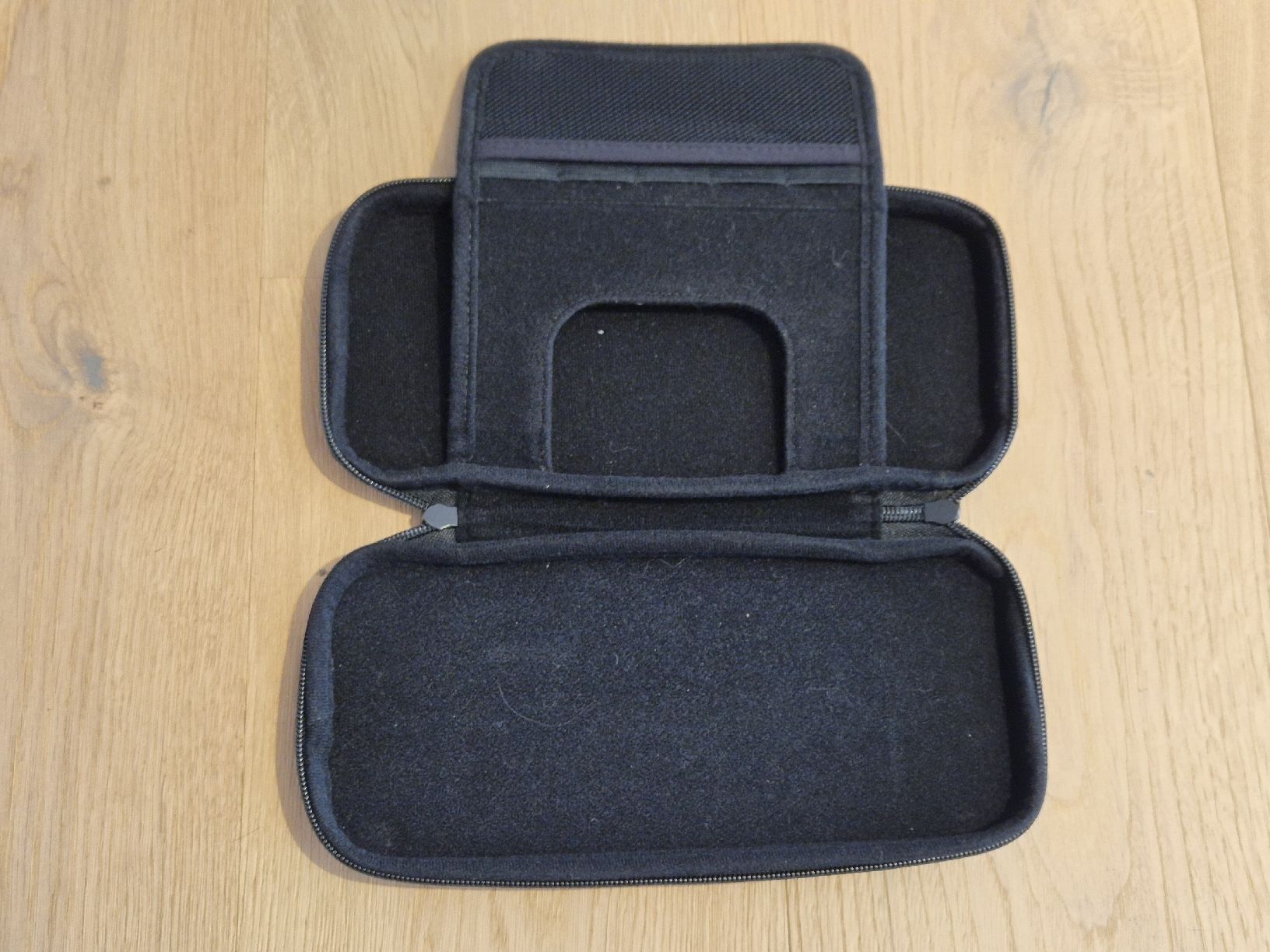 Nintendo Konsolen: Nintendo Switch Grau + 2 Spiele + Case | Top Set ab 1 CHF! – Gebraucht aus Rüdlingen von Arjjck 5