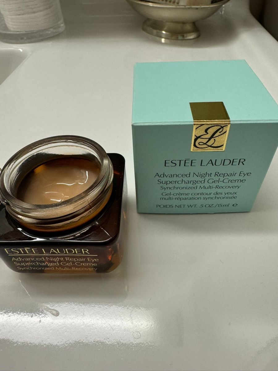 Estée Lauder Soins du visage: Estée Lauder Augencrème neu 15ml – Neuf avec emballage d'origine à Kilchberg par bettinabaur
