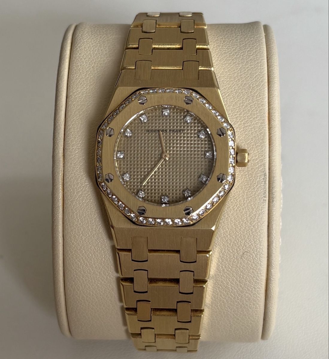 Audemars Piguet Orologi: Audemars Piguet Royal Oak 18K 107g – Usato da Winterthur venduto da LaBodega