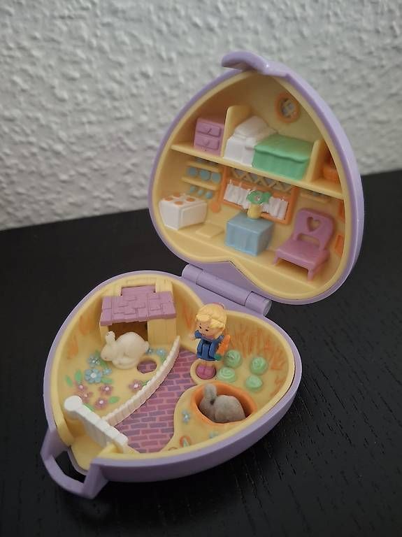 Polly Pocket Jouets: 1993 Polly Pocket Pretty Bunnies – D'occasion à Buchrain par nic_9k5l 1