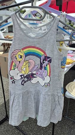 Hübsches Kleid Gr. 98/104