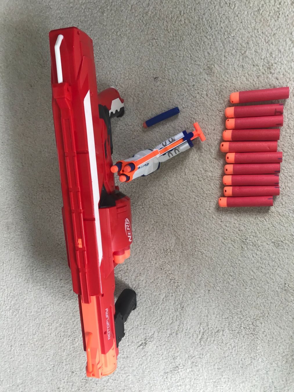 Nerf Giocattoli: NERF - MEGA RotoFury mit 20 Darts,  inkl. Elite-Pistole – Usato da Dürrenäsch venduto da Didaedi 1