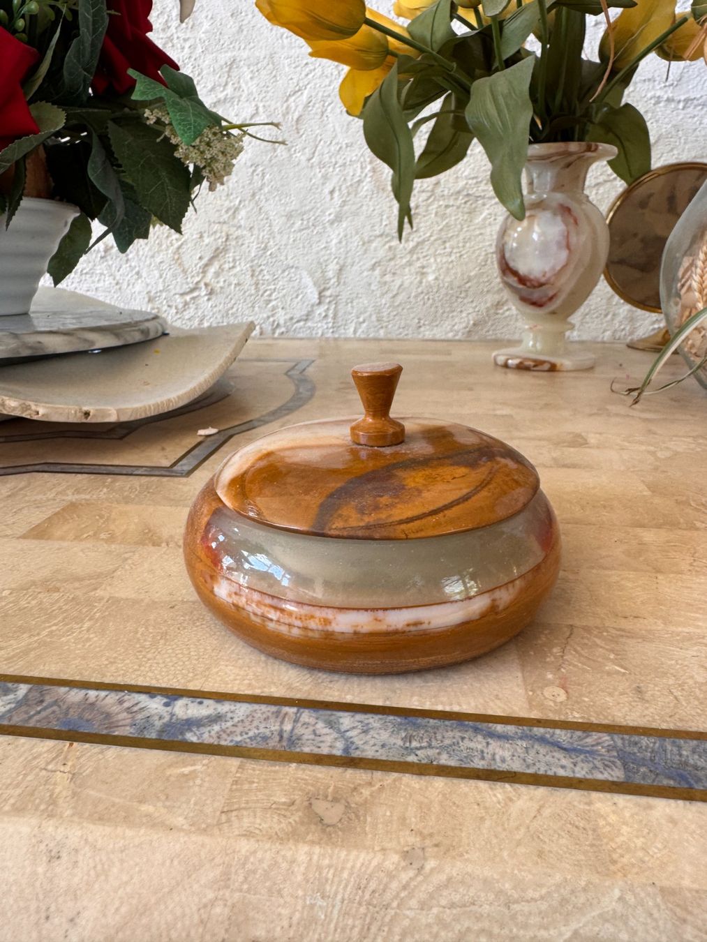 Pots: Boîte en céramique brune avec couvercle – D'occasion à La Neuveville par ghubler