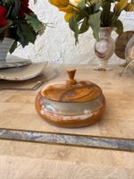 Boîte en céramique brune avec couvercle