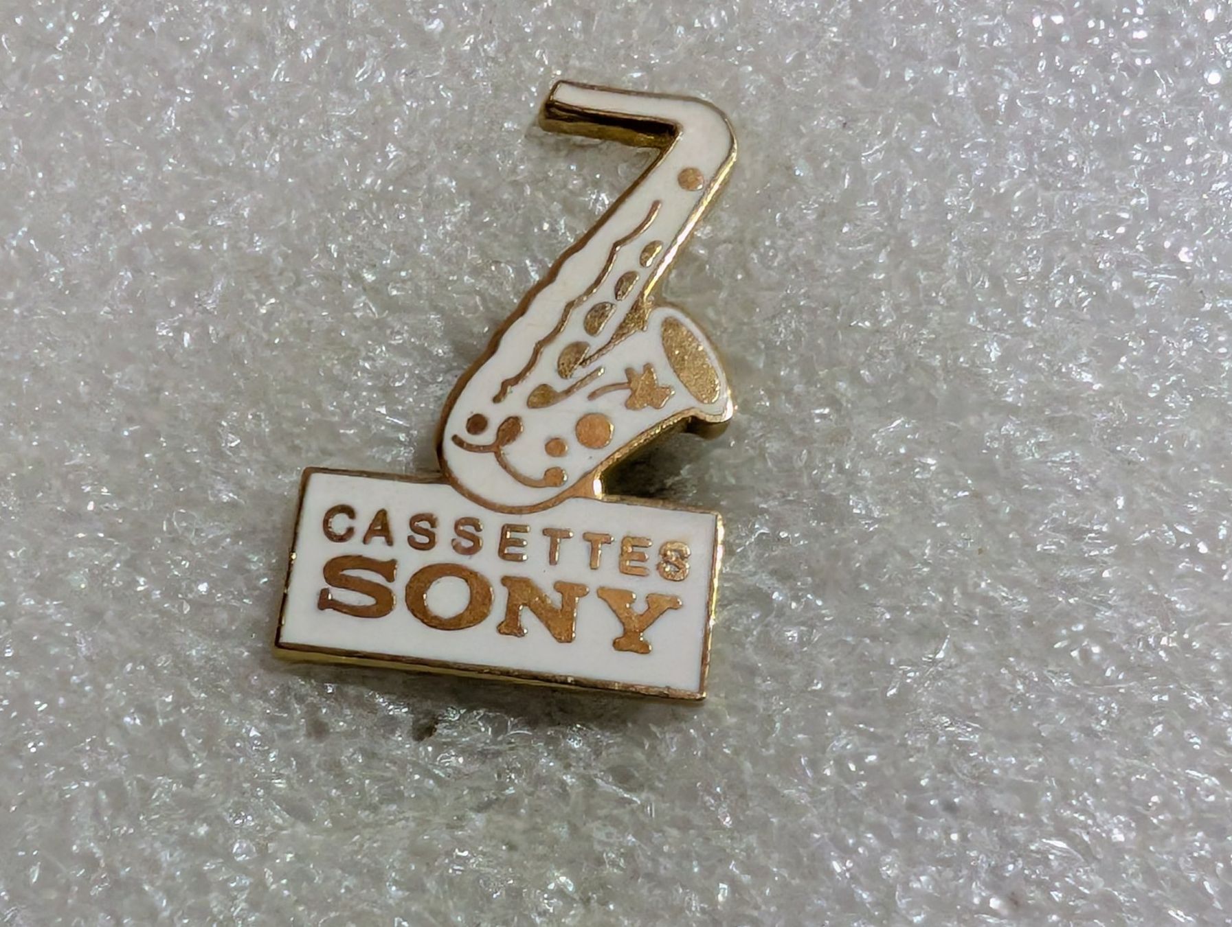 Placchette & Badge: Ansteckpin 198: Sony – Usato da Oppligen venduto da Pin-Fall-Shop