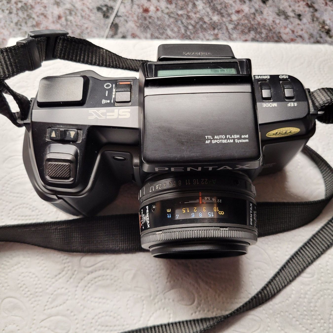 Pentax Fotocamera: Pentax SFX Analogkamera mit Objektiv und Gurt – Difettoso da Dörflingen venduto da tucson16 2