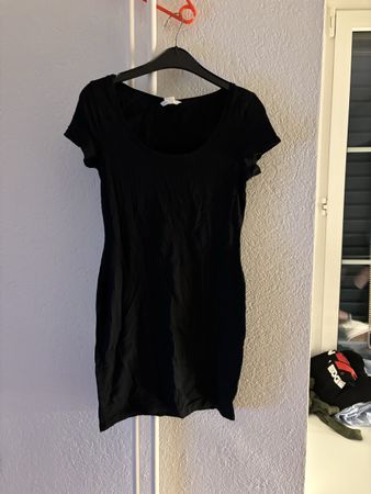 H&M Basic Kleid schwarz kurz Grösse S guter Zustand