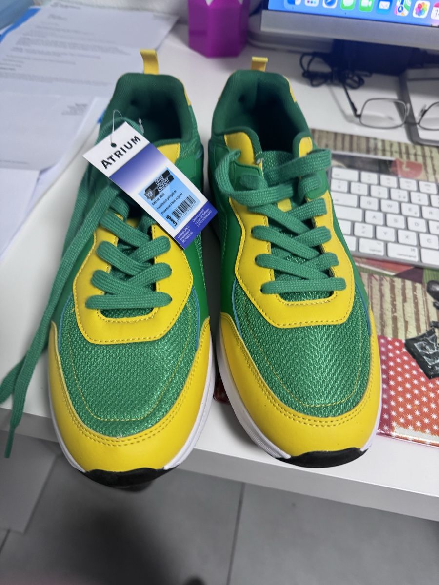 Herrenschuhe: Laufschuhe 44 nie getragen – Neu (gemäss Beschreibung) aus Oftringen von Av69