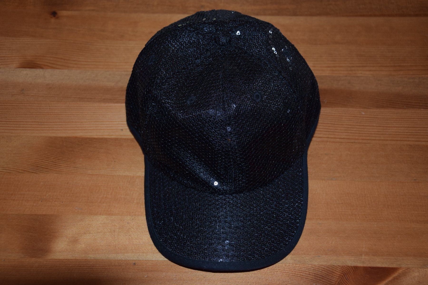 Hüte, Mützen & Caps: Frauen Baseball Cap mit pailletten - Einheitsgrösse – Gebraucht aus Mezzovico von finsteraar