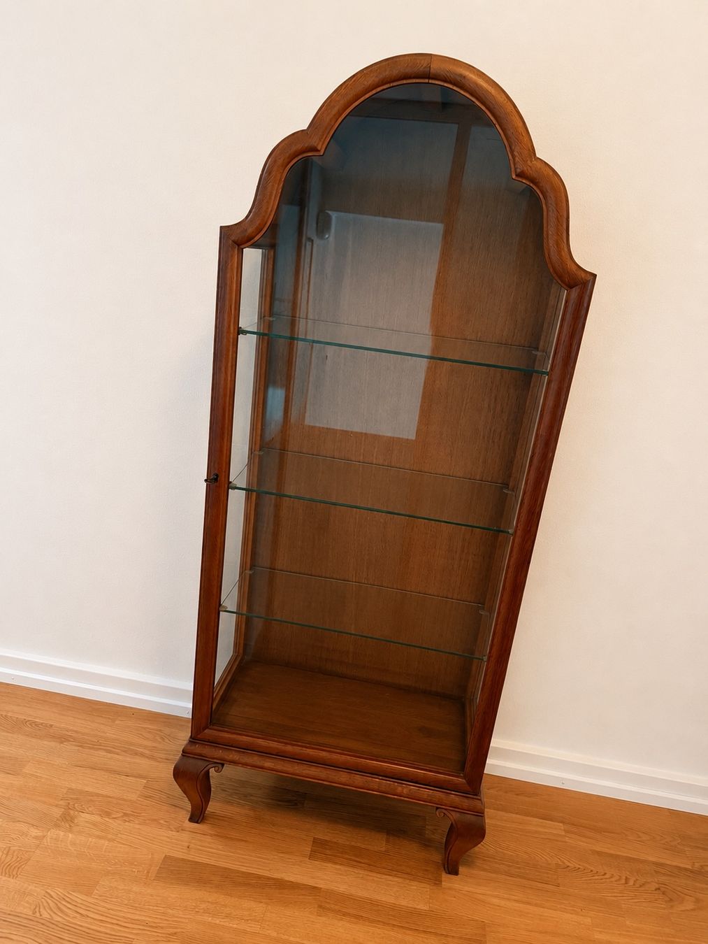 Vitrines: Antike Glasvitrine – D'occasion à Reinach BL par Psilveli
