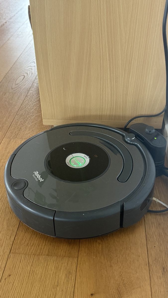 Irobot Aspirapolveri & Accessori: iRobot Roomba Staubsauger – Usato da Uttwil venduto da davinio11 2