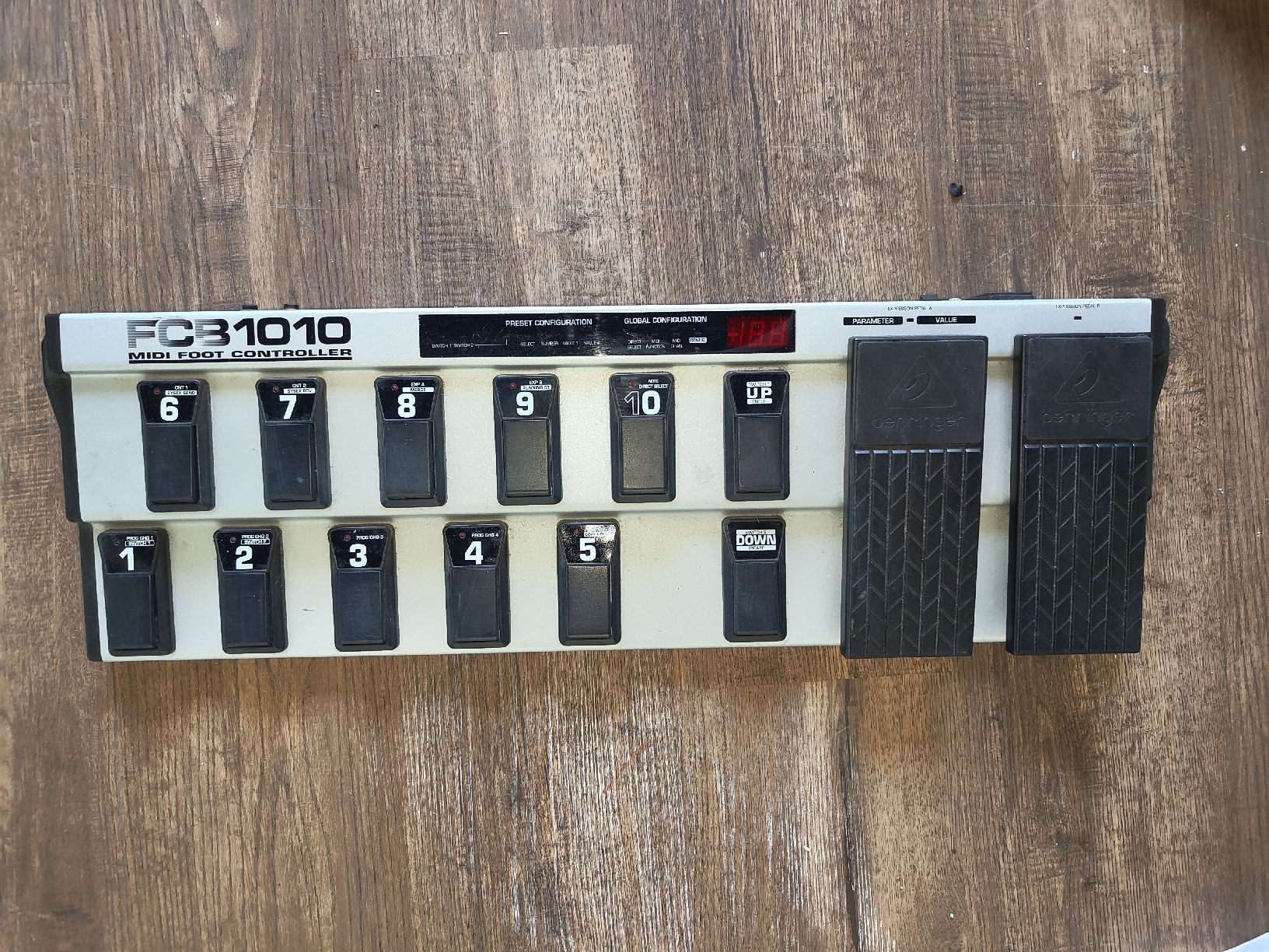 Behringer Musikinstrumente: Behringer FCB1010 MIDI Foot Controller – Gebraucht aus Villars-sur-Glâne von Ale_Banfi99 1