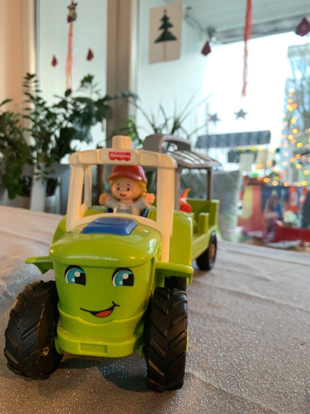 Fisher-Price Giocattoli: Fischer Preis Kleine Leute Traktor – Usato da Zürich venduto da JBLANUT