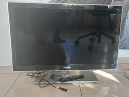 32 Zoll LCD Samsung-TV mit Standfuss