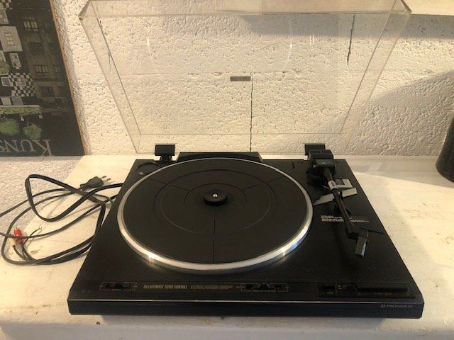 Pioneer Tourne-disques: Platine Pioneer PL 570 automatic – D'occasion à Chézard St Martin par schmitt