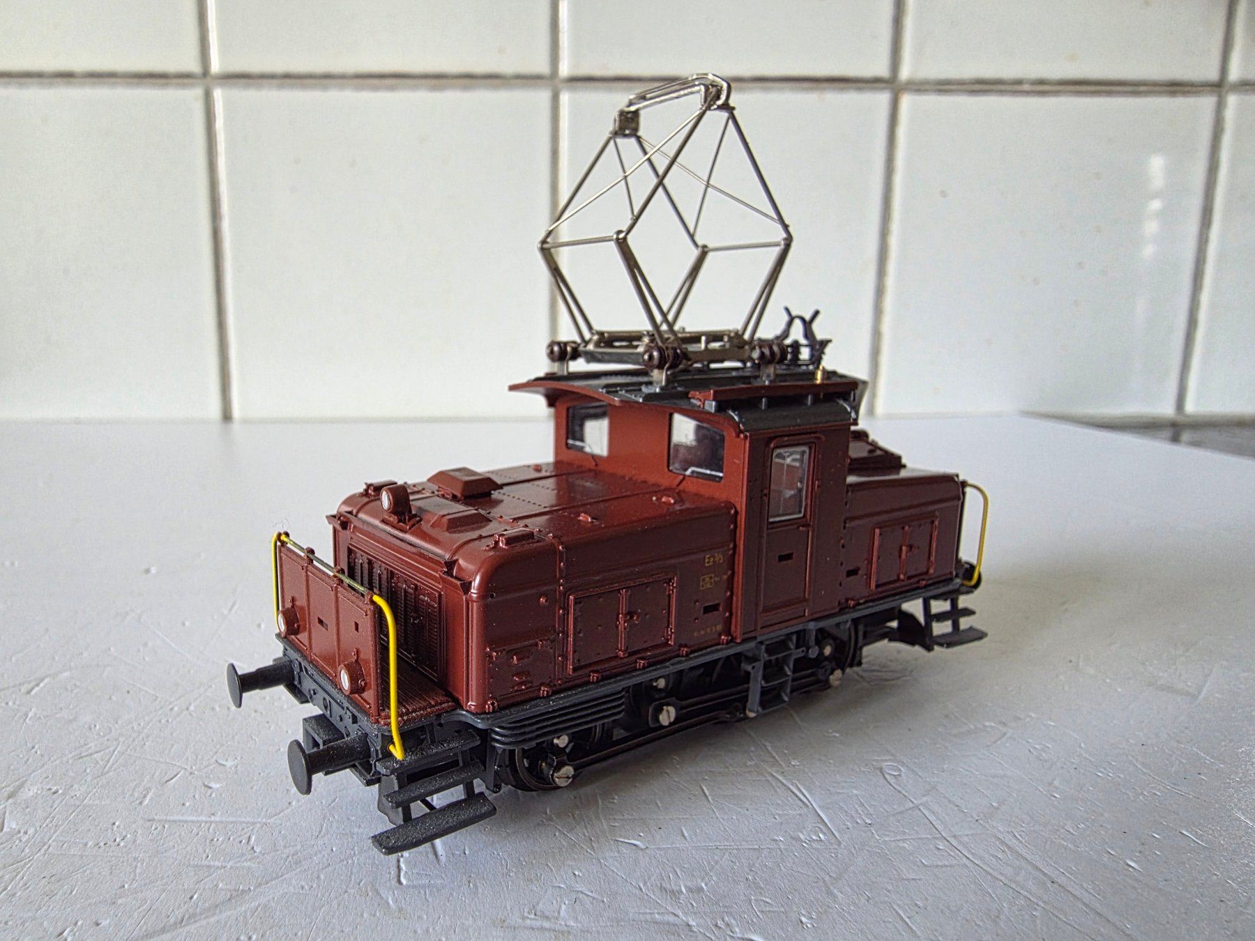 Roco Trains électriques: E-Rangierlok SBB Ee 3/3 – Neuf (Voir description) à Seuzach par Loeckeli01