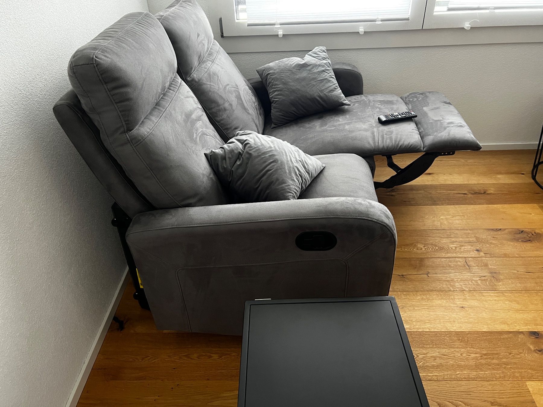 Sofas: Sofa – D'occasion à Buttisholz par LundrimSadiku 1