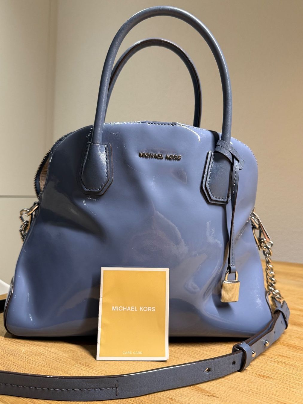 Michael Kors Taschen für Damen: Michael Kors Tasche Hellblau – Gebraucht aus Ellikon an der Thur von jana-sch 5