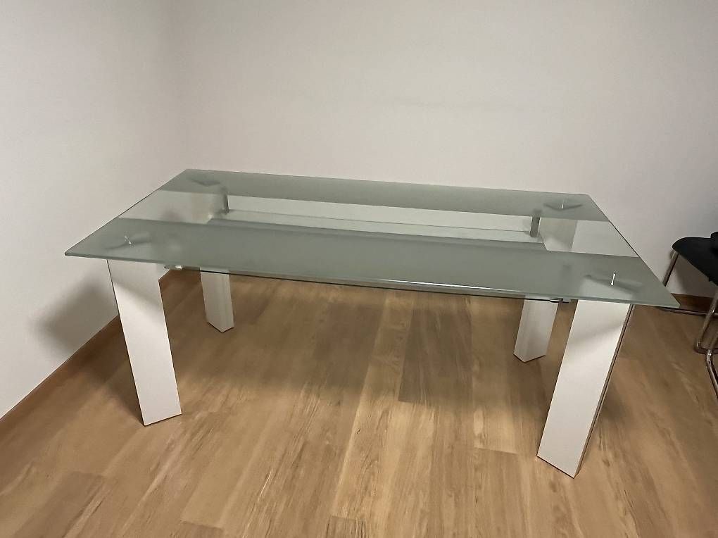 Tavoli: Esstisch / Glastisch mit Ablage  weiss – Usato da Zürich venduto da jov_2mhn