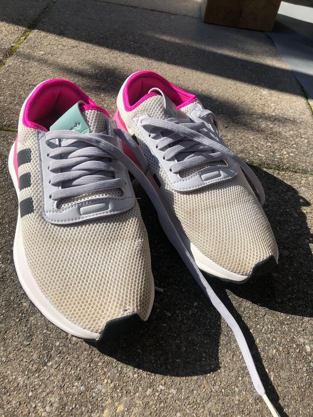 Scarpe da donna: Adidas Sneaker Gr. 39 1/3 – Usato da Wettingen venduto da Hasta80