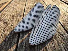 Babouches: s/w gepunktet (38/39)-ANGEBOT
