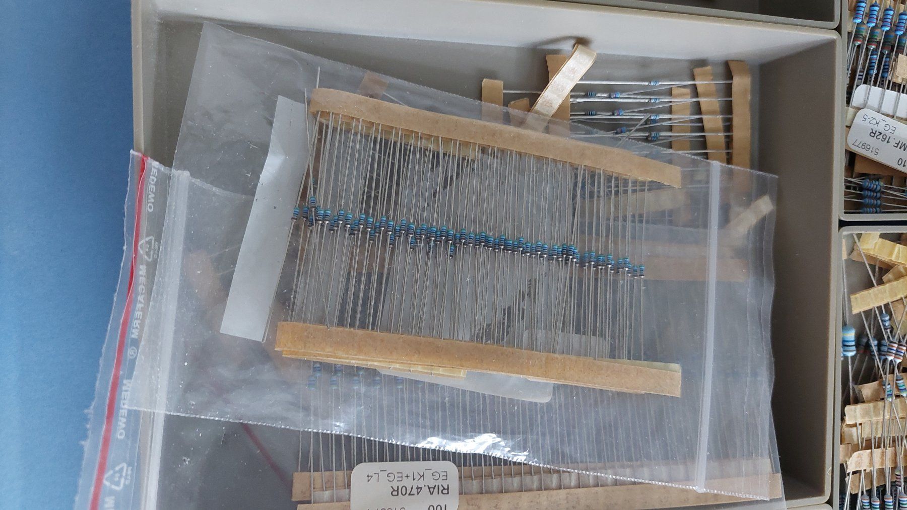 Elektronikbauteile: Sortiment Widerstände – Gebraucht aus Bülach von blksize 3
