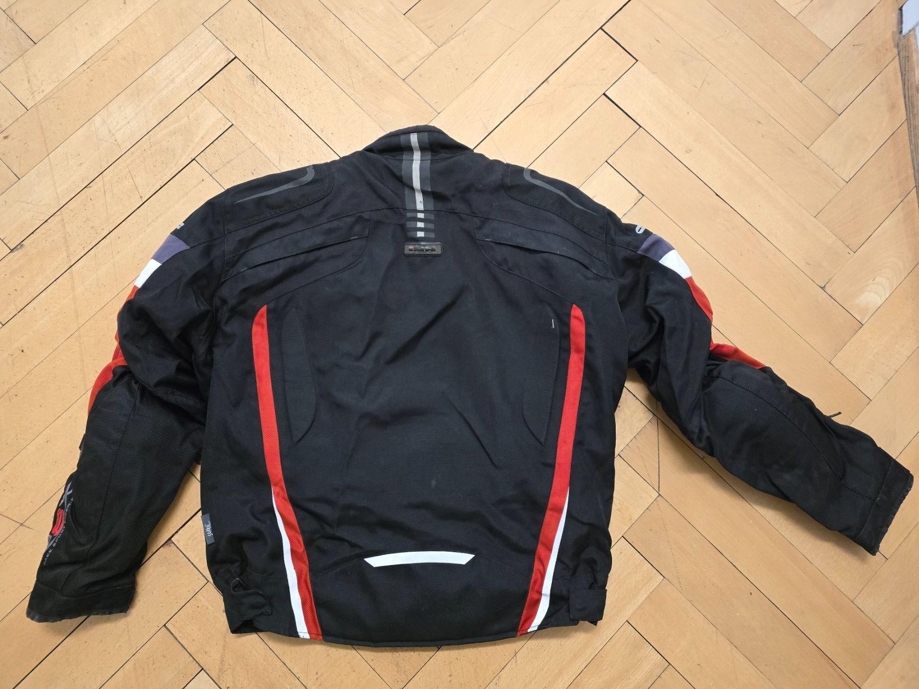 IXS Lotti di vestiti: Ixs Töffkleider Grösse 2 XL – Usato da Schönenwerd venduto da Chez_Mimi 2