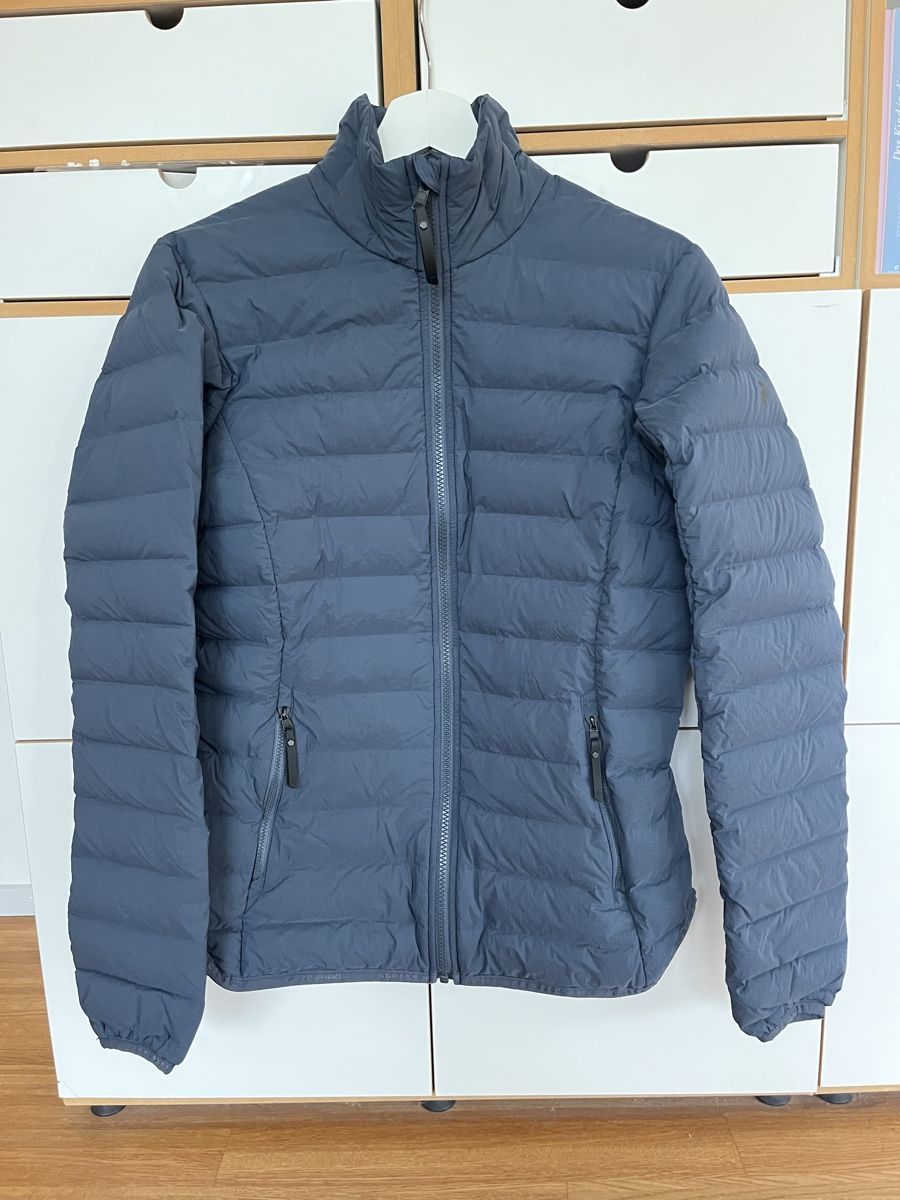 Peak Performance Giacche: PEAK PERFORMANCE Jacke Daunen Gr. S – Usato da Küsnacht ZH venduto da madrilena77