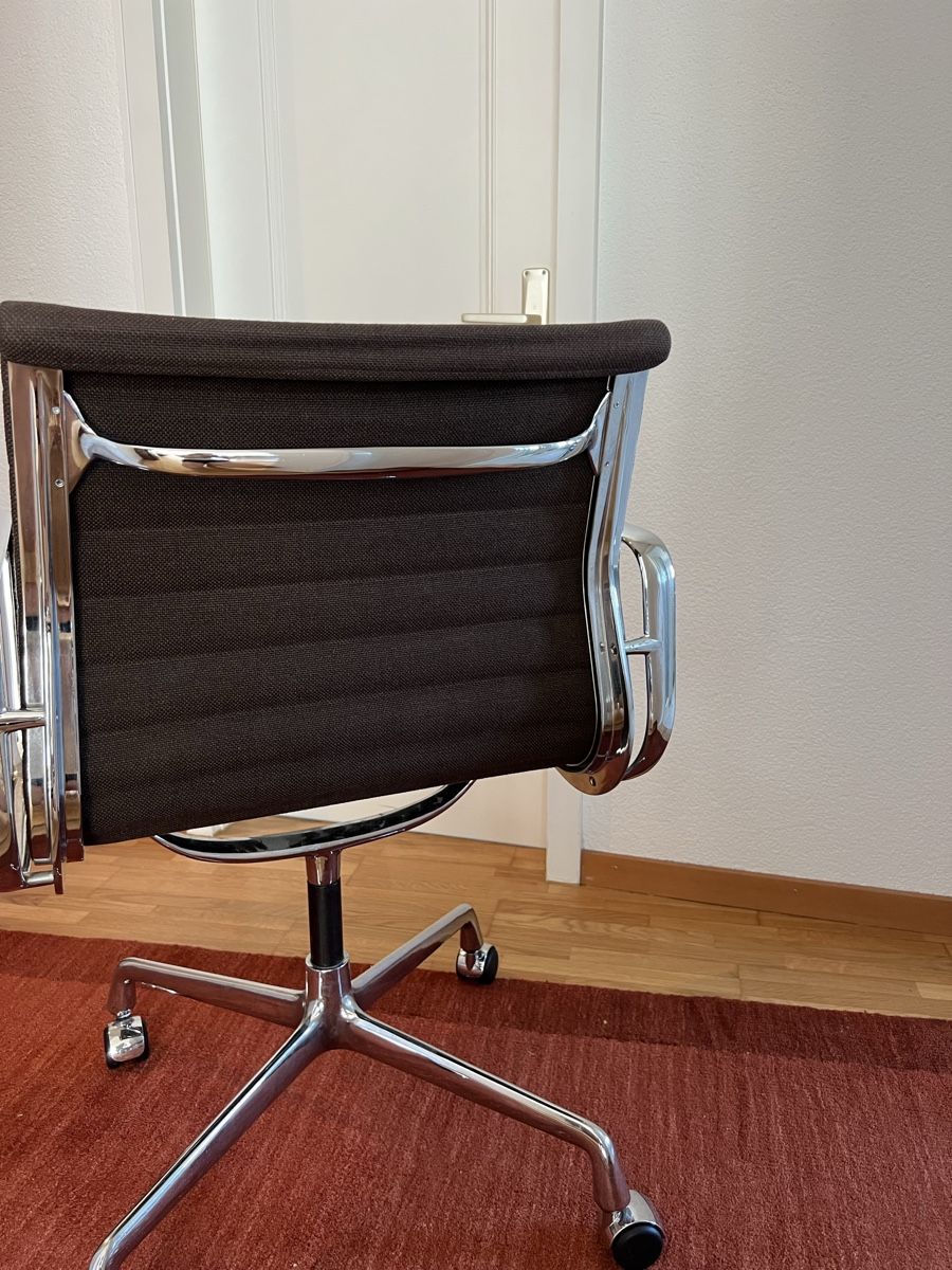 Vitra Chaises: Vitra Eames Stuhl, braun – D'occasion à Zürich par Juli8050 2